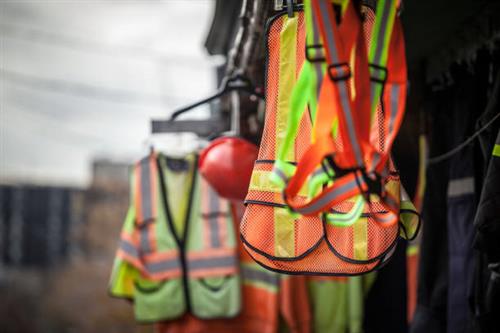 İş Güvenliği Nasıl Sağlanır – Koruyucu İş Kıyafetleri Kullanın